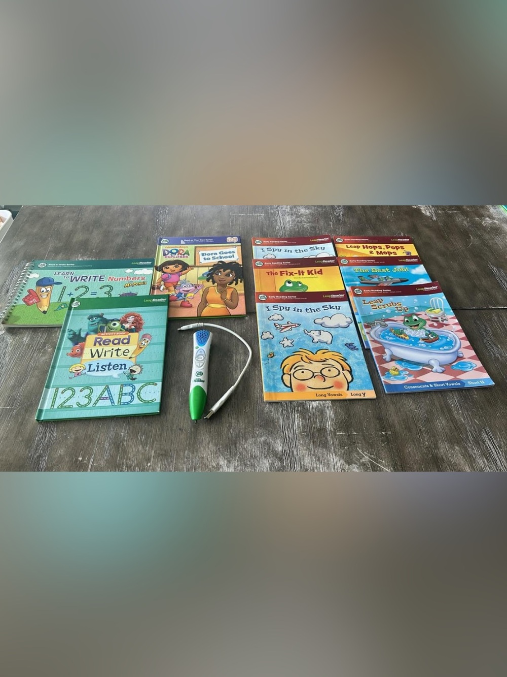 Leap reader pen and book bundle